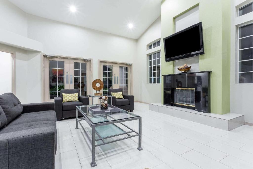 Chandler 1 Bd 1 Ba Fully Renovated Premium Lux Apartment Pets Allowed מראה חיצוני תמונה